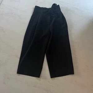 H&M culottes size 4 black pleated